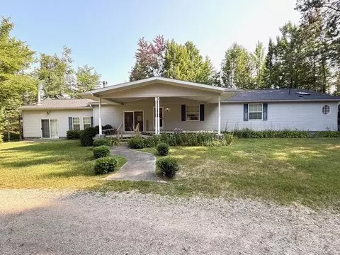7441 River Bend Dr, Onaway, MI 49765
