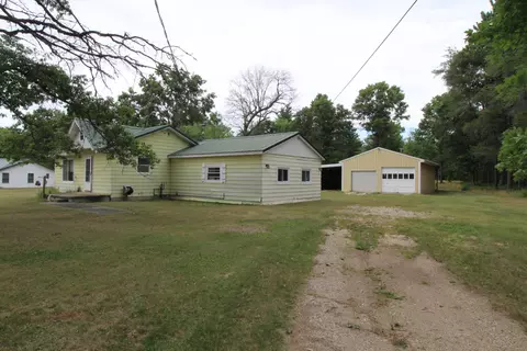 5464 W Fletcher Rd, Grayling, MI 49738
