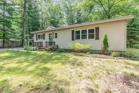 105 Bell Ave, Prudenville, MI 48651
