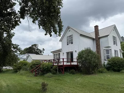 700 Division St, Cheboygan, MI 49721 photo 2