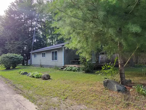 9479 Lincoln Park Blvd, Grayling, MI 49738