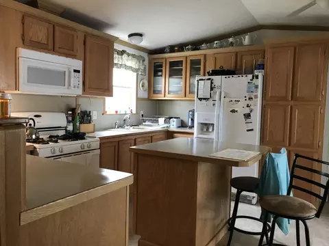 Kitchen - 3061 Garling Rd, Fairview, MI 48621 photo 1 of 1
