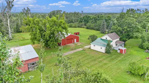 8598 Page Rd, Cheboygan, MI 49721