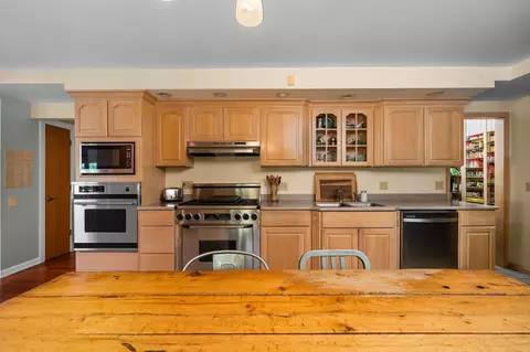 Kitchen - 3995 Old Vanderbilt Rd, Vanderbilt, MI 49795 photo 4 of 5
