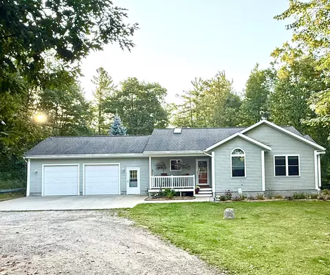 4053 W Otsego Lake Dr, Gaylord, MI 49735