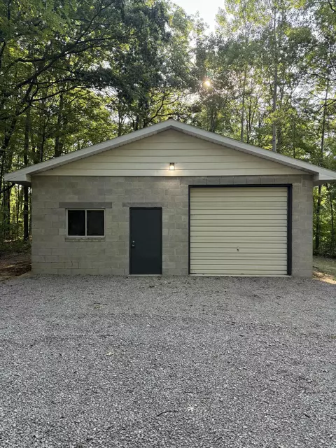 8460 N Harrison Rd, Roscommon, MI 48653