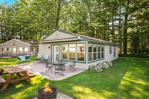 488 Mcdonald Dr, Houghton Lake, MI 48629