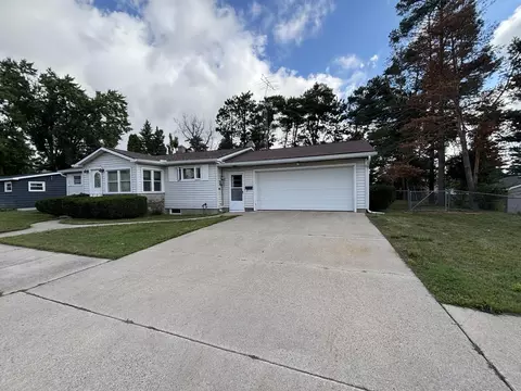 502 Plum St, Grayling, MI 49738