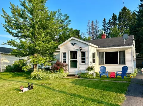 220 E 14th Ave, Sault Sainte Marie, MI 49783