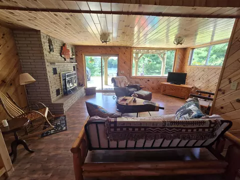 Living - 433 Thompson Rd, Mio, MI 48647 photo 3 of 6