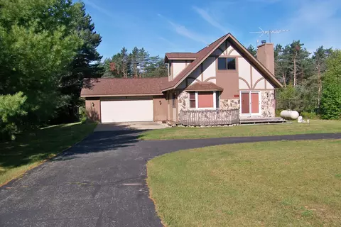 8254 Pineview Dr, Mancelona, MI 49659