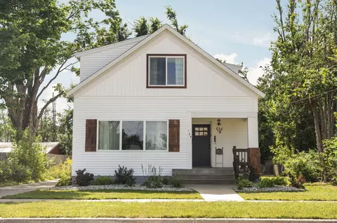 129 W Petoskey St, Gaylord, MI 49735