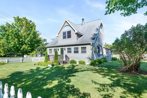 1202 State St, Charlevoix, MI 49720