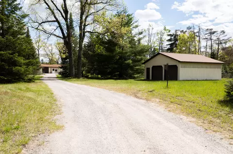 12291 Vincent Ln, Atlanta, MI 49709