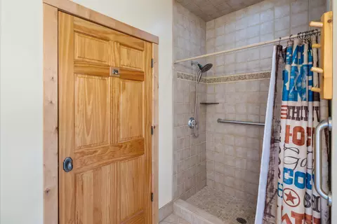 Bath - 9075 Brudy Rd, Wolverine, MI 49799 photo 5 of 6