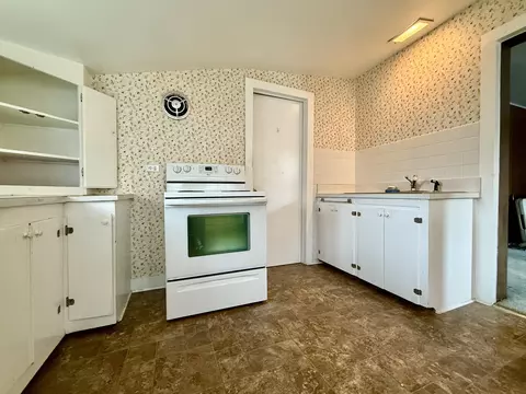 115 S D St, Cheboygan, MI 49721 photo 7