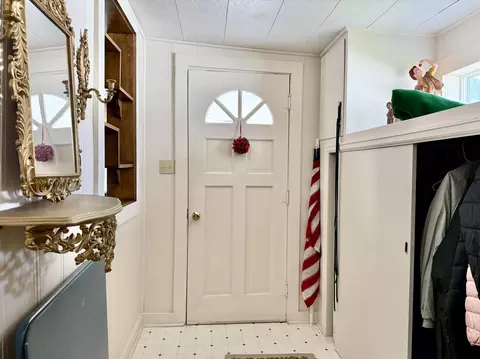 115 S D St, Cheboygan, MI 49721 photo 3