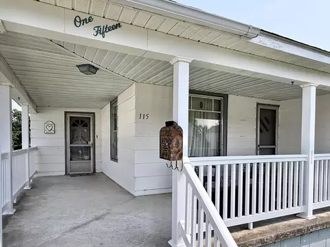 115 S D St, Cheboygan, MI 49721 photo 2