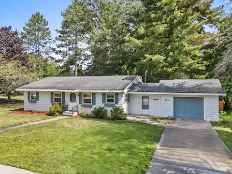 206 N Sixth St, Roscommon, MI 48653