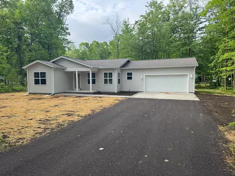 205 Forestville Dr, Houghton Lake, MI 48629
