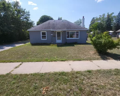 705 Plum St, Grayling, MI 49738