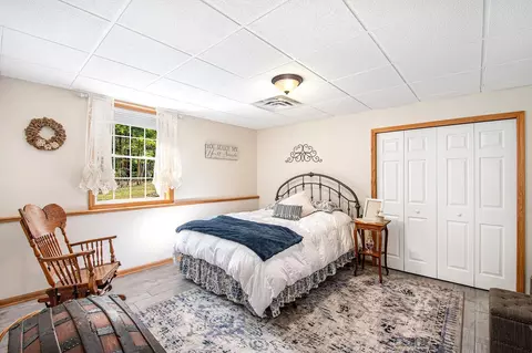 Bedroom - 6655 Chippewa Trl, Indian River, MI 49749 photo 5 of 5