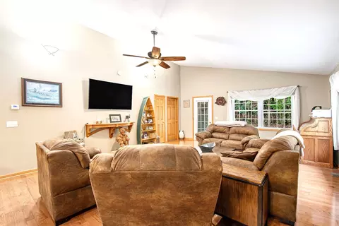 Living - 6655 Chippewa Trl, Indian River, MI 49749 photo 2 of 2