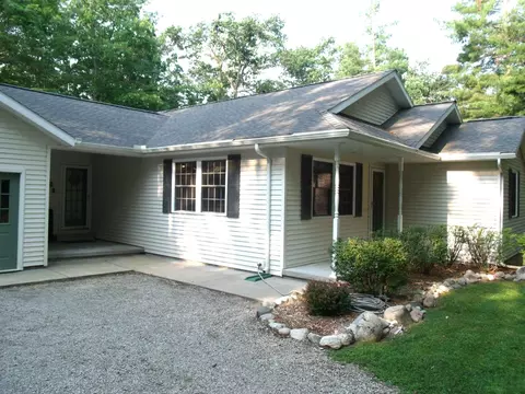 Exterior - 6655 Chippewa Trl, Indian River, MI 49749 photo 4 of 27