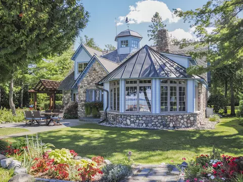 812 Lakeside Dr #& 811 LAKESIDE DRIVE, Mackinaw City, MI 49701