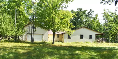8275 Rough Rd, Atlanta, MI 49709