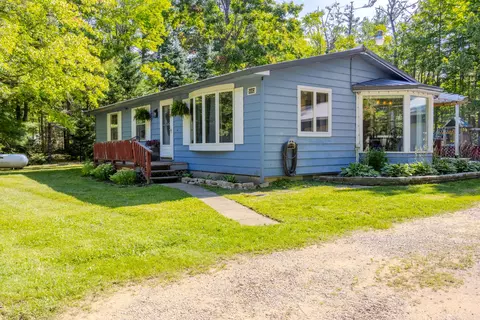 5083 Seneca Trl, Gaylord, MI 49735
