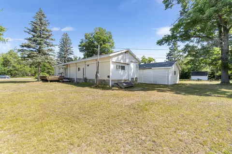 Exterior - 4055 W Pinecrest Rd, Grayling, MI 49738 photo 4 of 8
