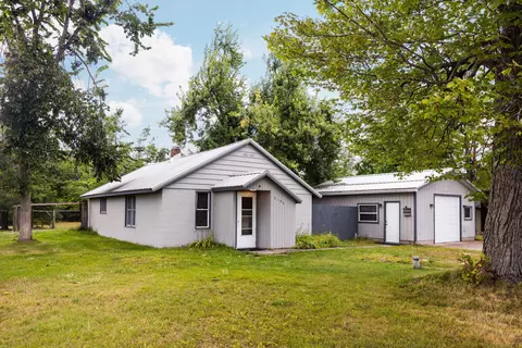 3196 Olsen St, Lewiston, MI 49756