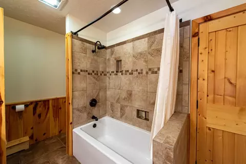 Bath - 719 Wright Rd, Grayling, MI 49738 photo 3 of 8