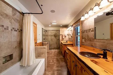 Bath - 719 Wright Rd, Grayling, MI 49738 photo 2 of 8