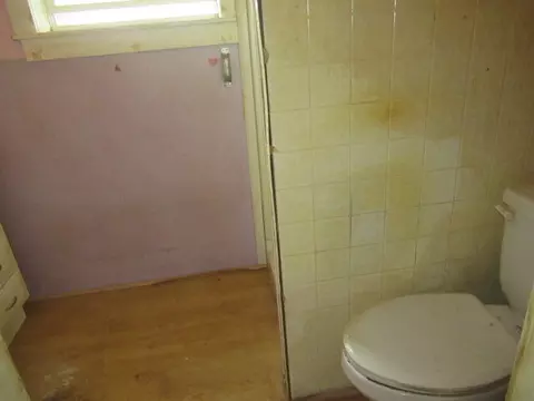 Bath - 800 Park St, Grayling, MI 49738 photo 2 of 2