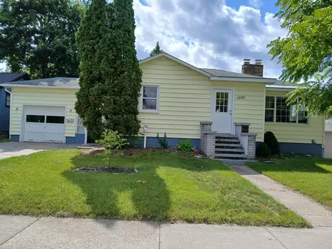 Exterior - 110 E Campbell St, Alpena, MI 49707 photo 2 of 7