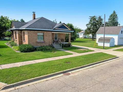 211 W Petoskey St, Gaylord, MI 49735