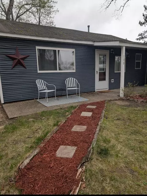 108 Dexter St, Prudenville, MI 48651