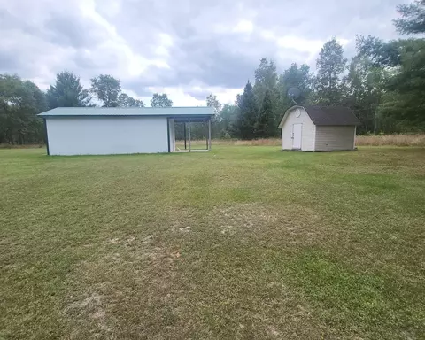 11614 SE Behlke Rd, Fife Lake, MI 49633