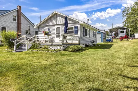104 Flora Ave, Houghton Lake, MI 48629