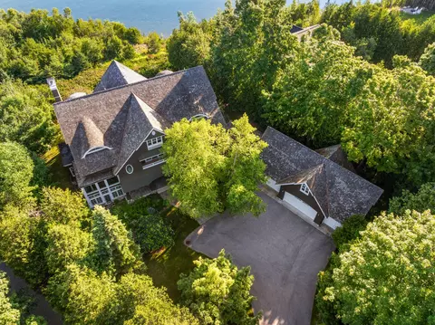 641 Arrowhead Shores Dr, Petoskey, MI 49770