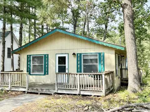 14888 10th St, Johannesburg, MI 49751