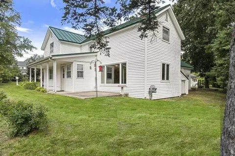 6116 Hemlock St, Indian River, MI 49749