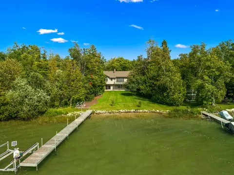 16241 Pine St, Presque Isle, MI 49777