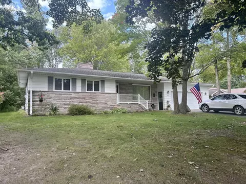 2255 Woodview Dr, Alpena, MI 49707