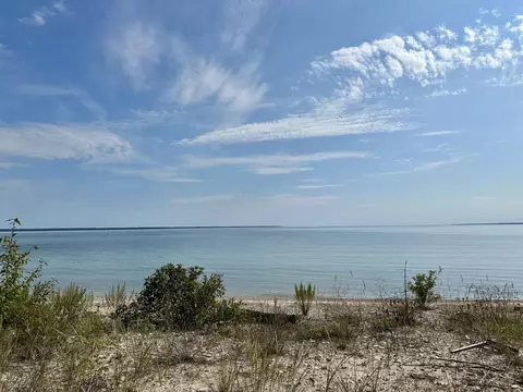 3286 Edgewater Dr, Cheboygan, MI 49721