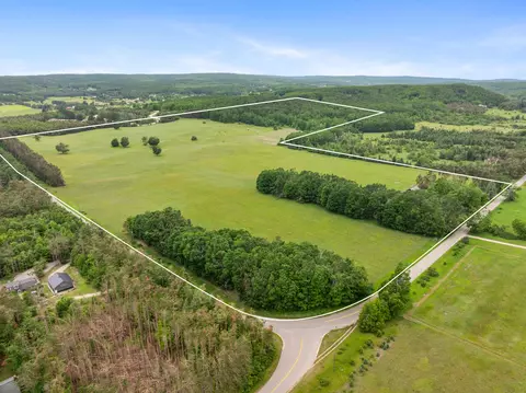 5230 Welsheimer Rd, Harbor Springs, MI 49740