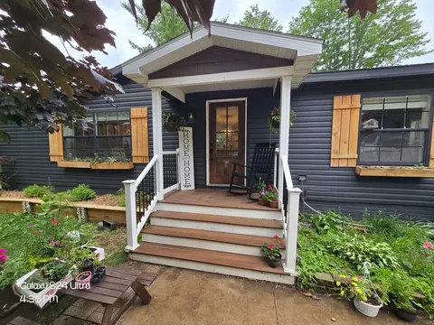 335 E Shadow Lake Rd, Prudenville, MI 48651
