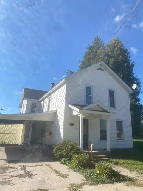 354 Sammons St, Cheboygan, MI 49721
